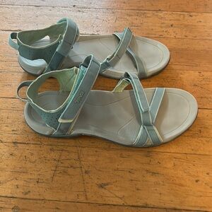 TEVA water hiking sandals shoes turquoise women’s 9